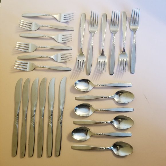 24‎ pc Supreme USA Flatware Lot Stainless Steel Gift 6 Place Setting - Picture 1 of 8